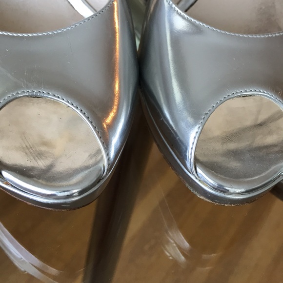 Christian Dior metallic peep-toe pumps - Picture 10 of 10